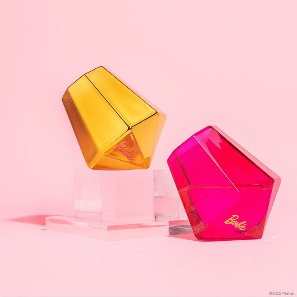 BARBIE™ X DRAGON GLASSWARE® DREAMHOUSE™ DIAMOND GLASSES
10 oz Gold/Pink - Picture 2 of 7
